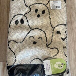 HANDCRAFTED IN INDIA Ghost Patterned Throw, NIP